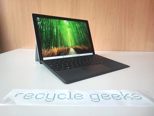 Microsoft Surface Pro 7 Plus i7-1165G7 16GB Ram 256GB NVMe com teclado PT | Estado: Muito Bom