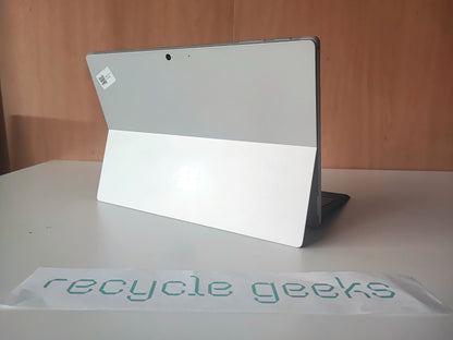 Microsoft Surface Pro 7 Plus i7-1165G7 16GB Ram 256GB NVMe com teclado PT | Estado: Muito Bom