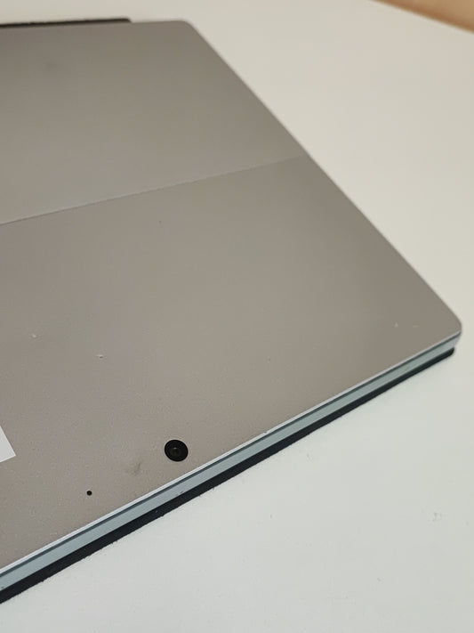 Microsoft Surface Pro 7 i5 1035G4 8GB Ram 256GB NVMe Win 11 com teclado PT Estado: Muito Bom