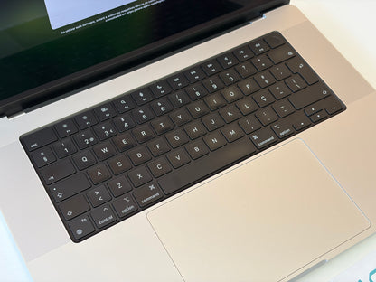 Apple Macbook Pro A2485 16,2'' 2021 M1 Max 32GB Ram 512GB macOS Sequoia (silver) — Grade B