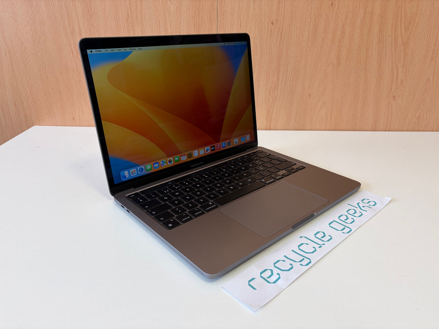 Apple Macbook Pro A2338 2020 M1 16GB Ram 256GB SSD macOS Tahoe (grey) — Grade A