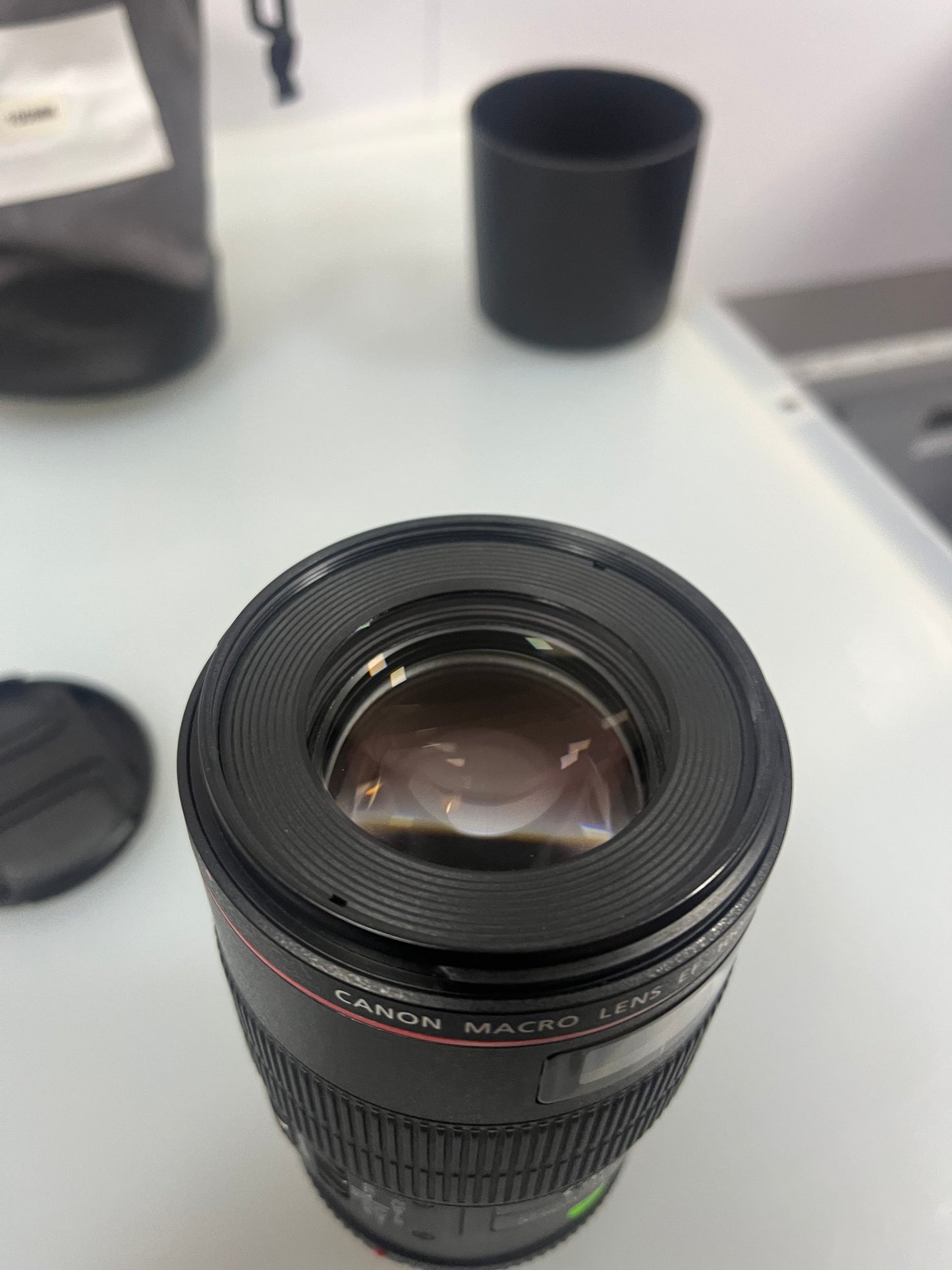 Canon EF 100mm f/2.8L Macro IS USM Estado: Excelente