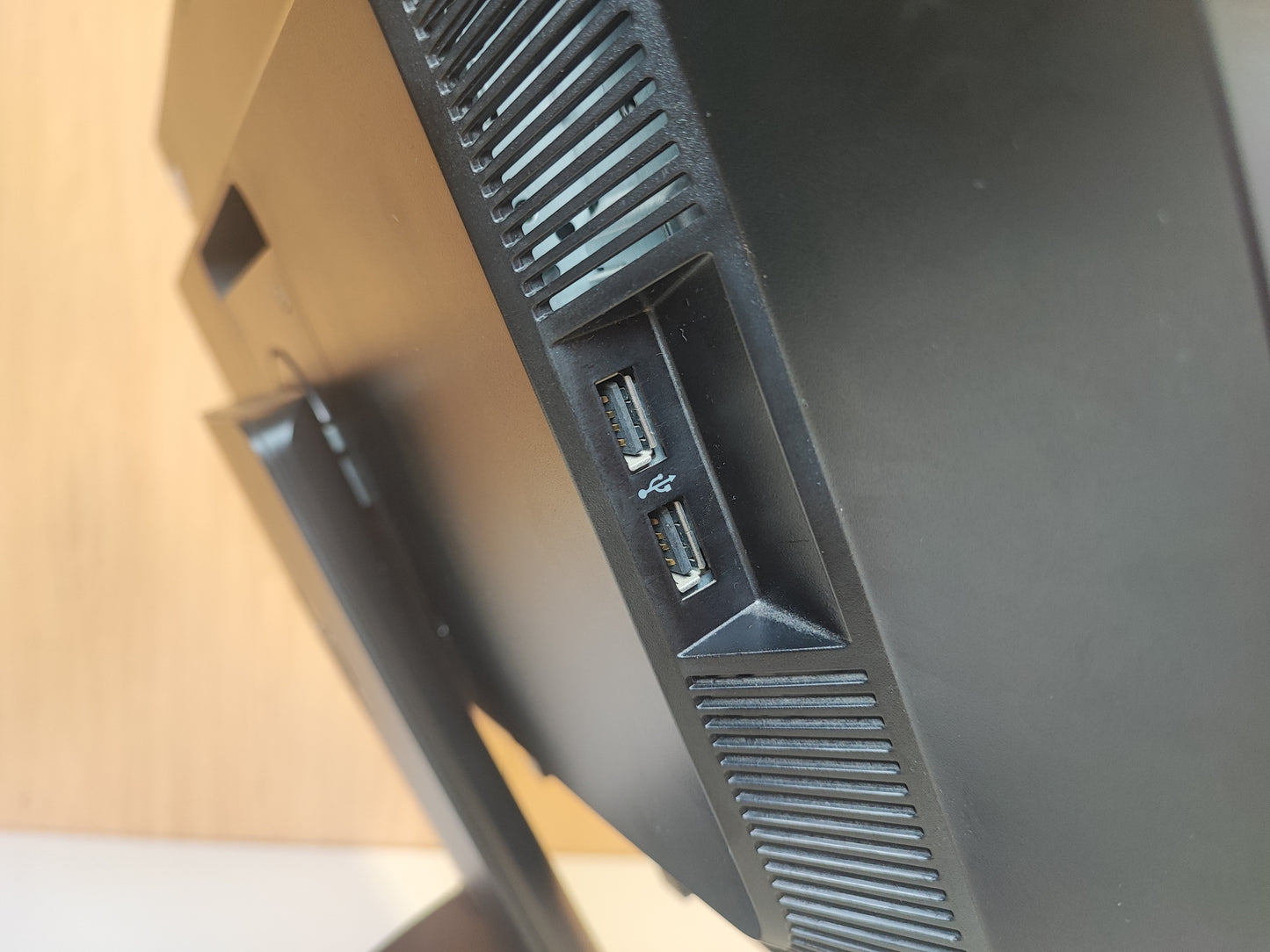 HP Z23i com pé completo estado: muito bom