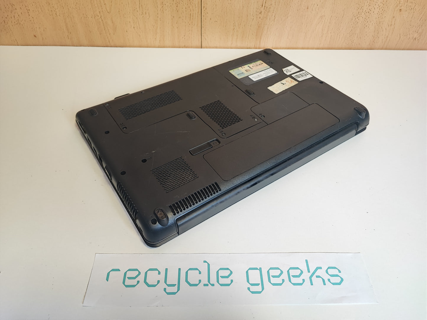 Portátil HP G61 INTEL CORE 2 DUO 4GB RAM DDR2 250GB HDD Teclado PT Portugal Linux Mint Estado: Razoável - C