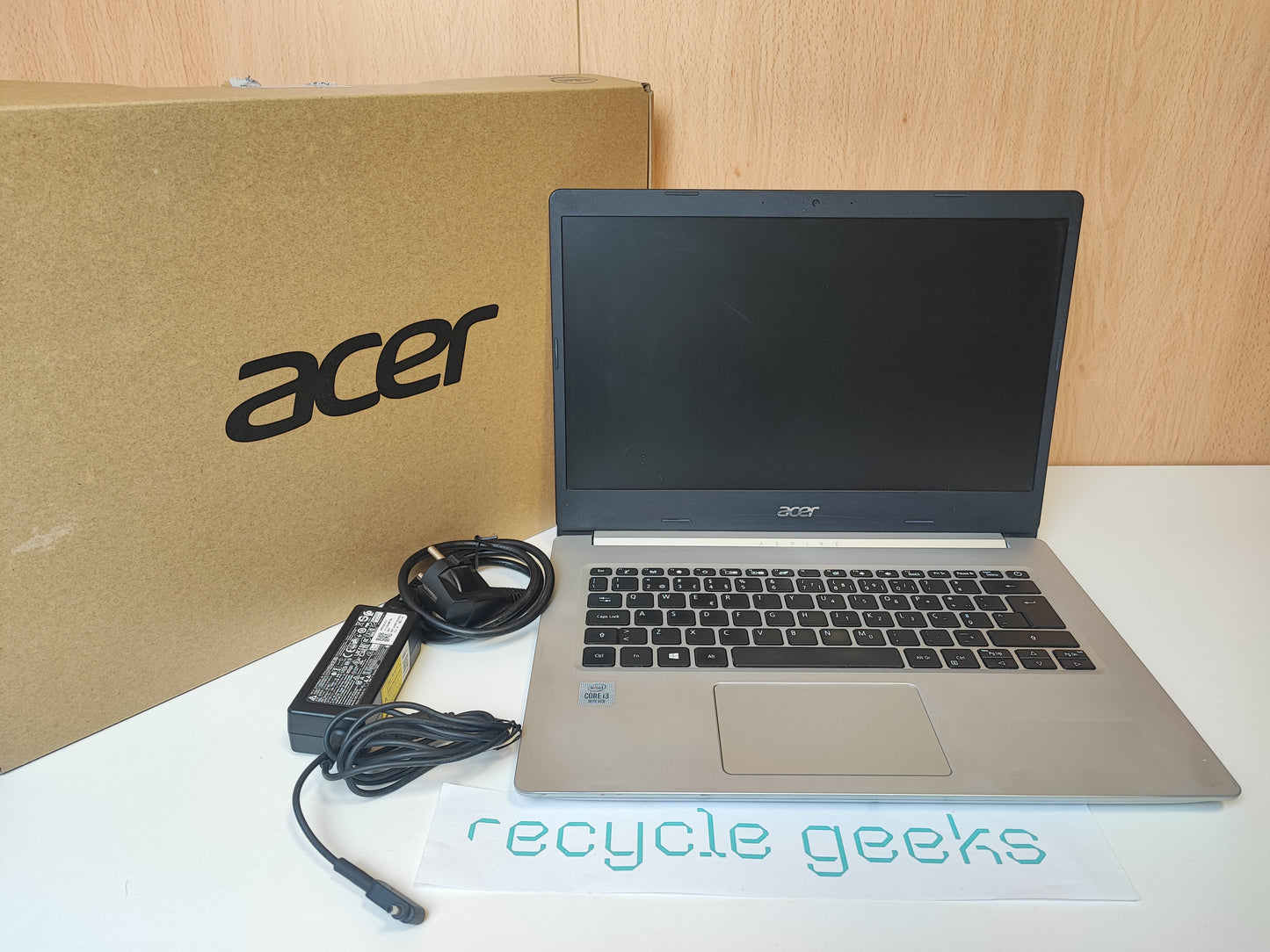 ACER ASPIRE 5 A514-52-338R 14'' i3 10110U 8GB Ram 256GB SSD | Estado: Muito Bom