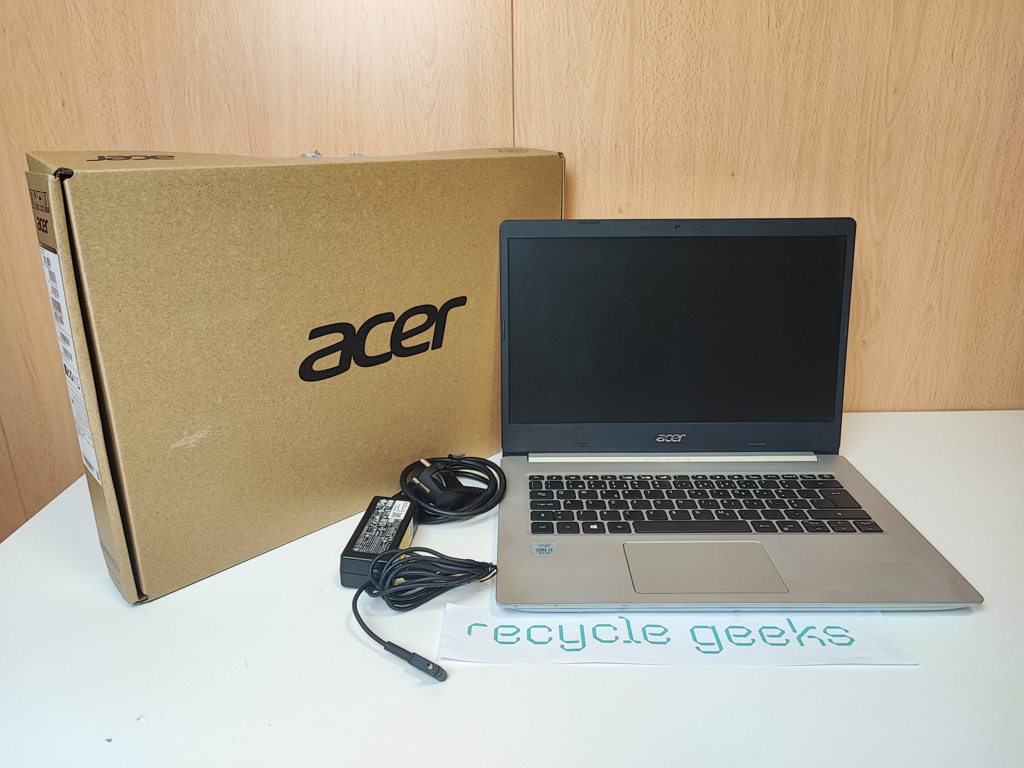 ACER ASPIRE 5 A514-52-338R 14'' i3 10110U 8GB Ram 256GB SSD | Estado: Muito Bom