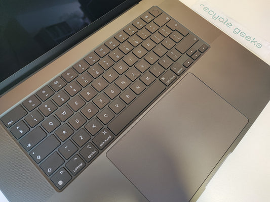 Portátil Apple A2991 M3 Pro 36GB RAM DDR5 512GB SSD SATA Teclado PT Portugal Ecrã Não Funcional