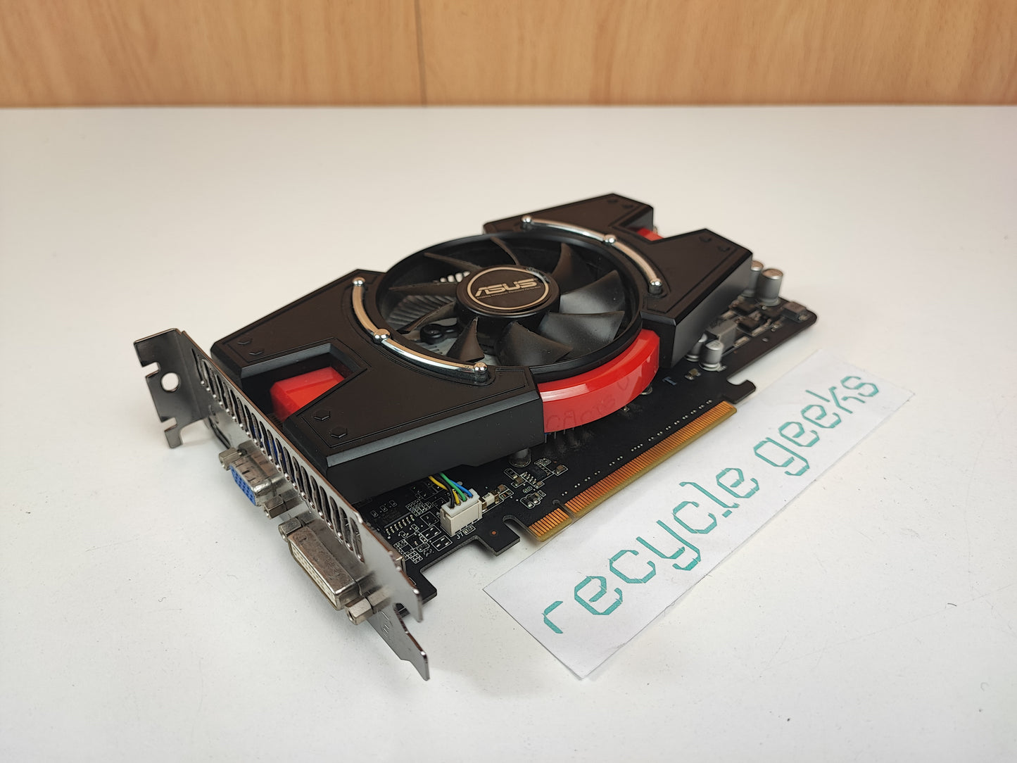 Placa Gráfica Asus ENGTX550 TI DI 1GB 1GB RAM DDR3 Estado: Muito Bom - B