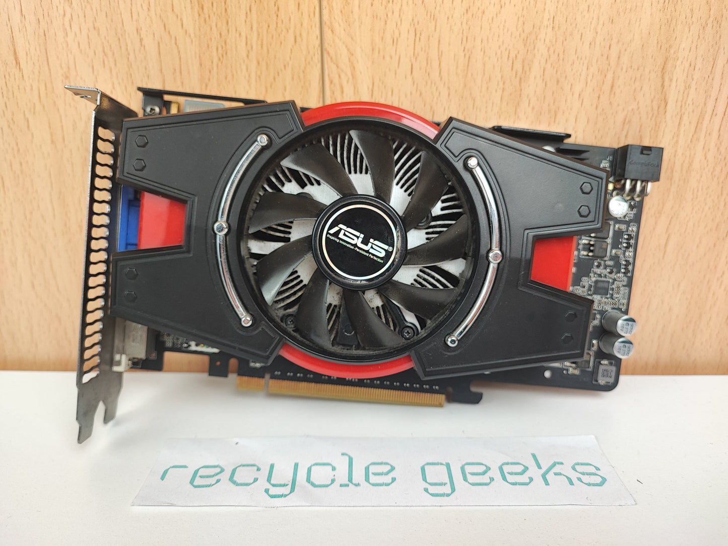 Placa Gráfica Asus ENGTX550 TI DI 1GB 1GB RAM DDR3 Estado: Muito Bom - B