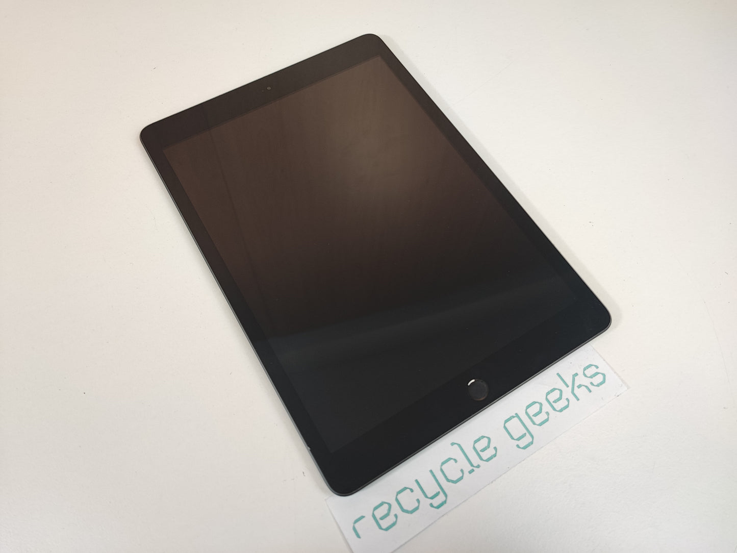 Apple iPad 7 (2019) 10.2" 32GB Space Gray Tablet | Condition: Very Good