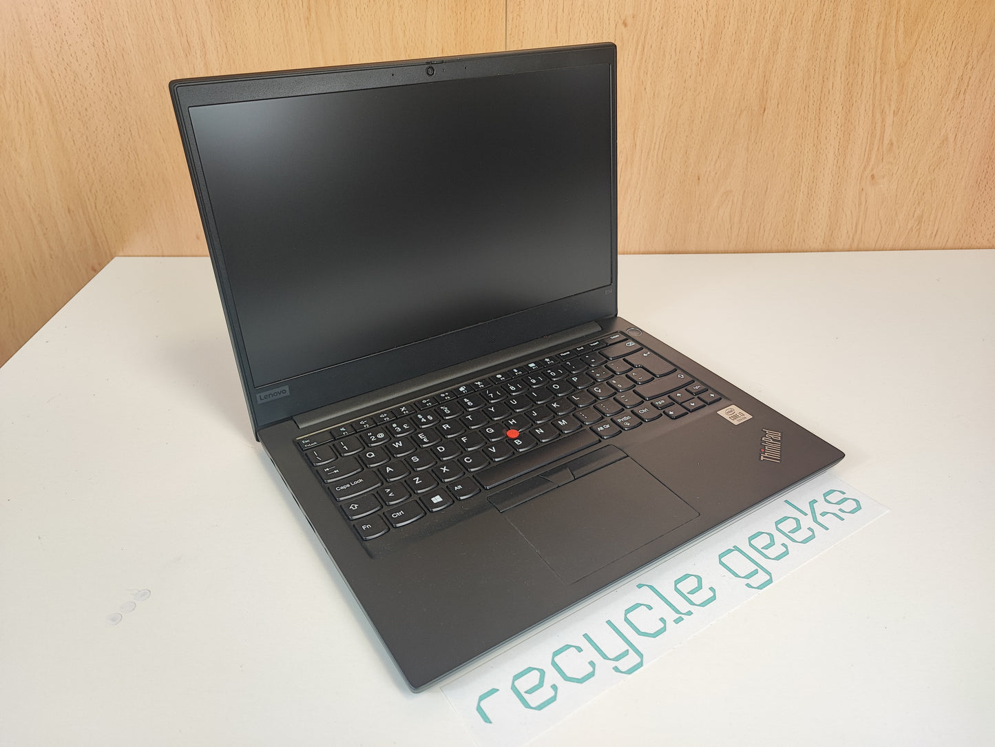 Lenovo Thinkpad E14 i3-10110U 8GB 256GB NVMe Win 11 | Excelente estado. Garantía de 3 años.
