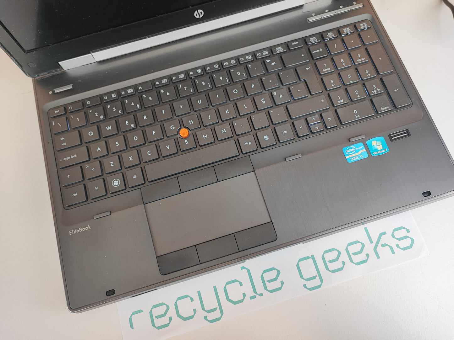 Portátil HP EliteBook 8560w Intel Core i5-2540M 4GB DDR3 250GB HDD Teclado PT Portugal Estado: Razoável - C