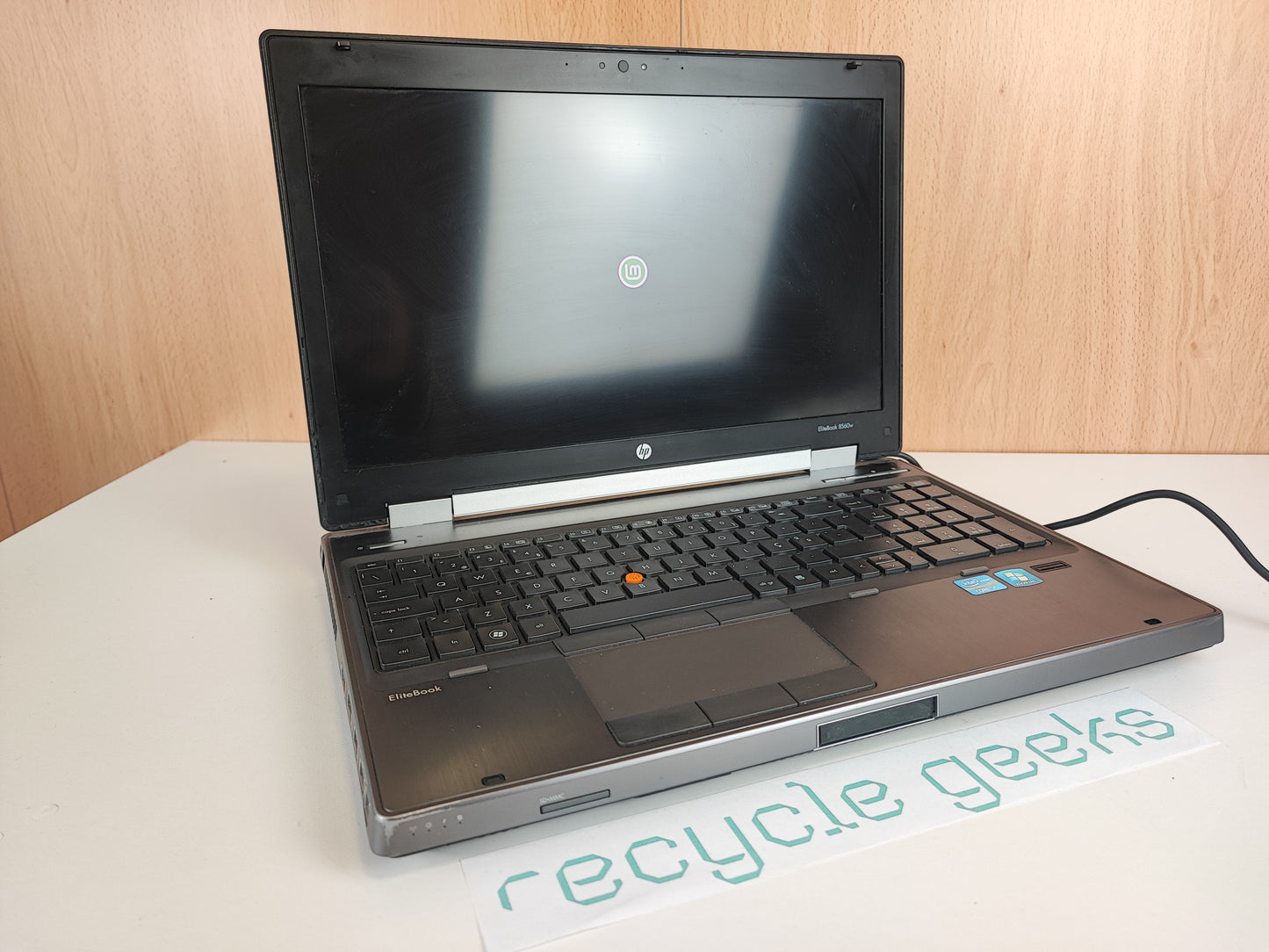 Portátil HP EliteBook 8560w Intel Core i5-2540M 4GB DDR3 250GB HDD Teclado PT Portugal Estado: Razoável - C