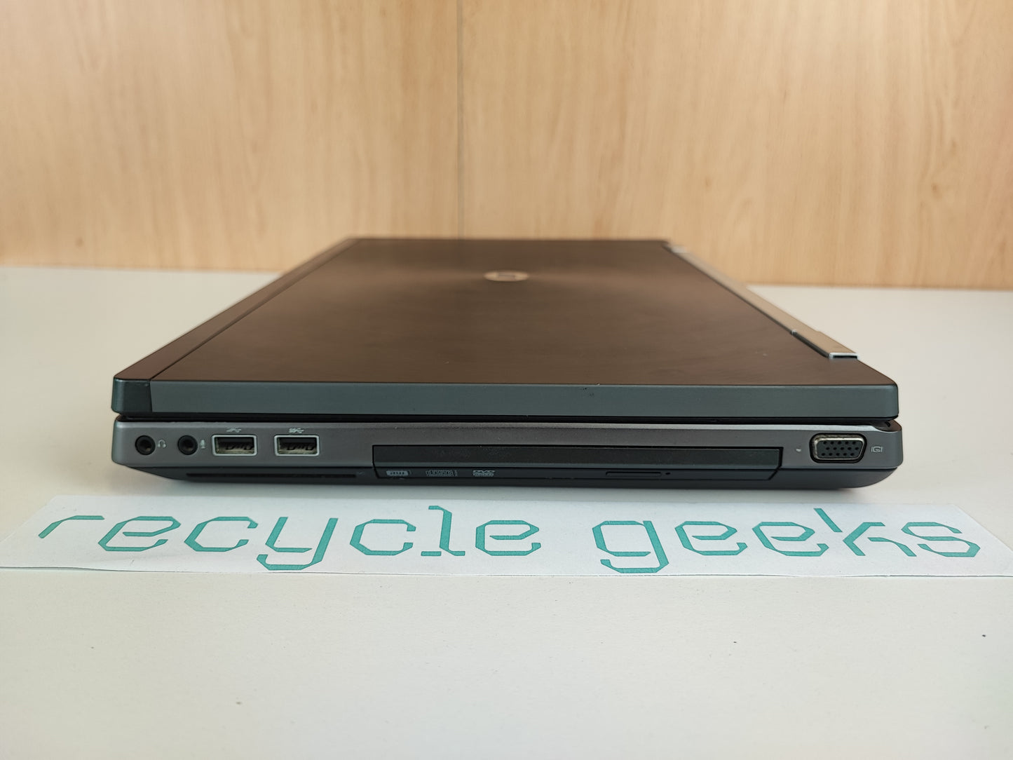 Portátil HP EliteBook 8560w Intel Core i5-2540M 4GB DDR3 250GB HDD Teclado PT Portugal Estado: Razoável - C