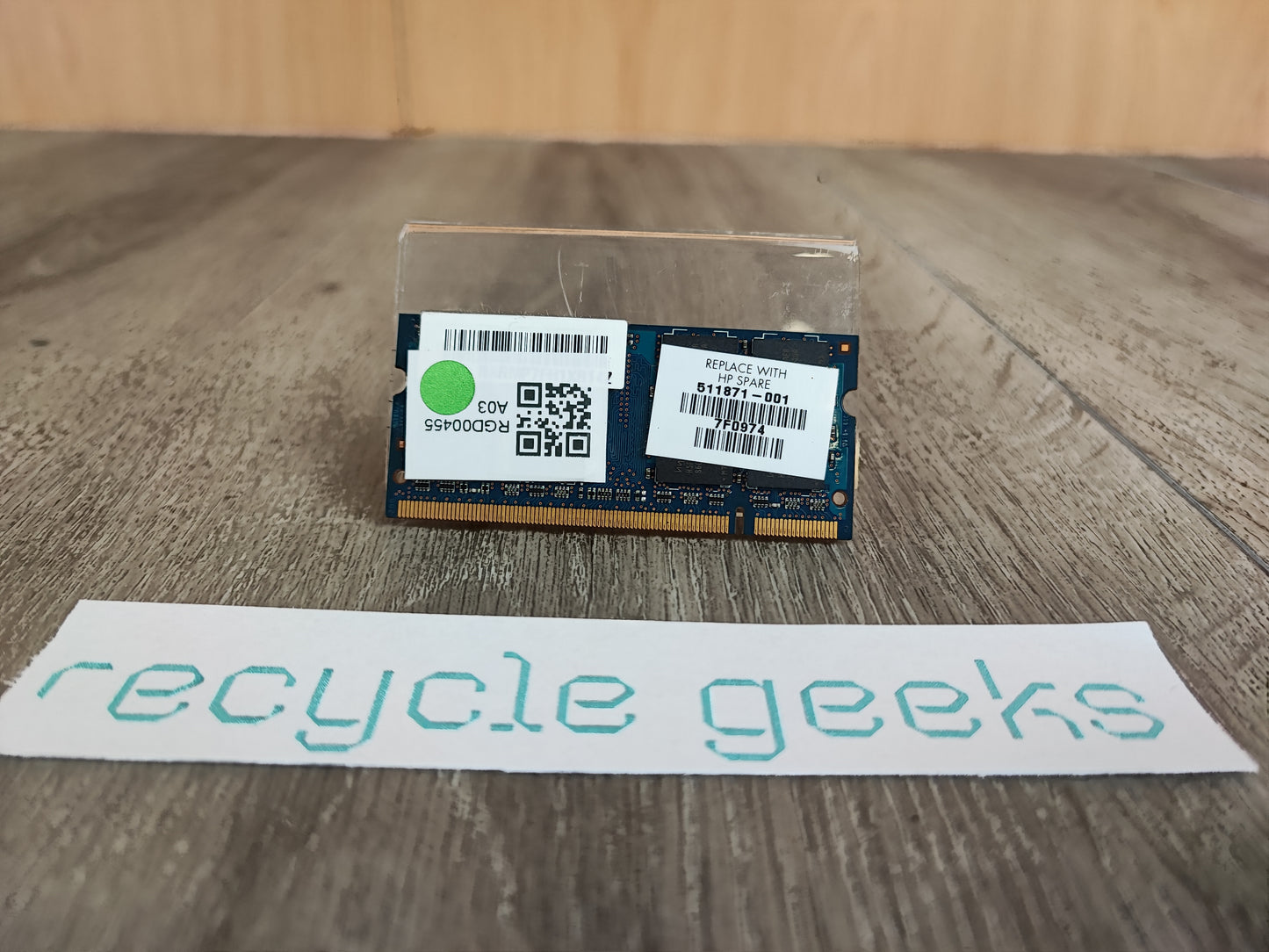Memória RAM Hynix DDR2 4GB PC2-6400S-666-12 HMP351S6AFR8C-S6 AB 4GB RAM DDR2 Estado: Excelente - A