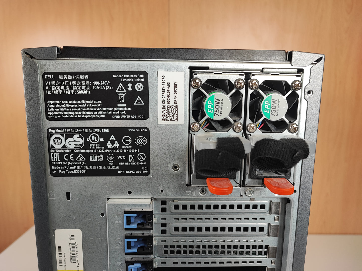 Dell EMC PowerEdge T430 Dual Xeon E5 2620 v4 32GB DDR4 Sem Caddies Estado: Muito Bom - B