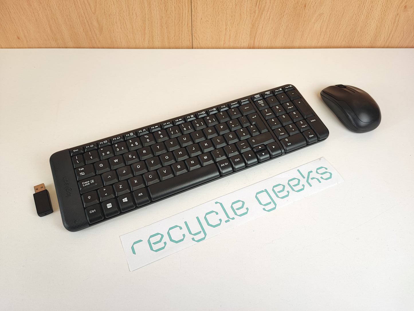 Rato e Teclado Logitech MK220 Estado: Razoável - C