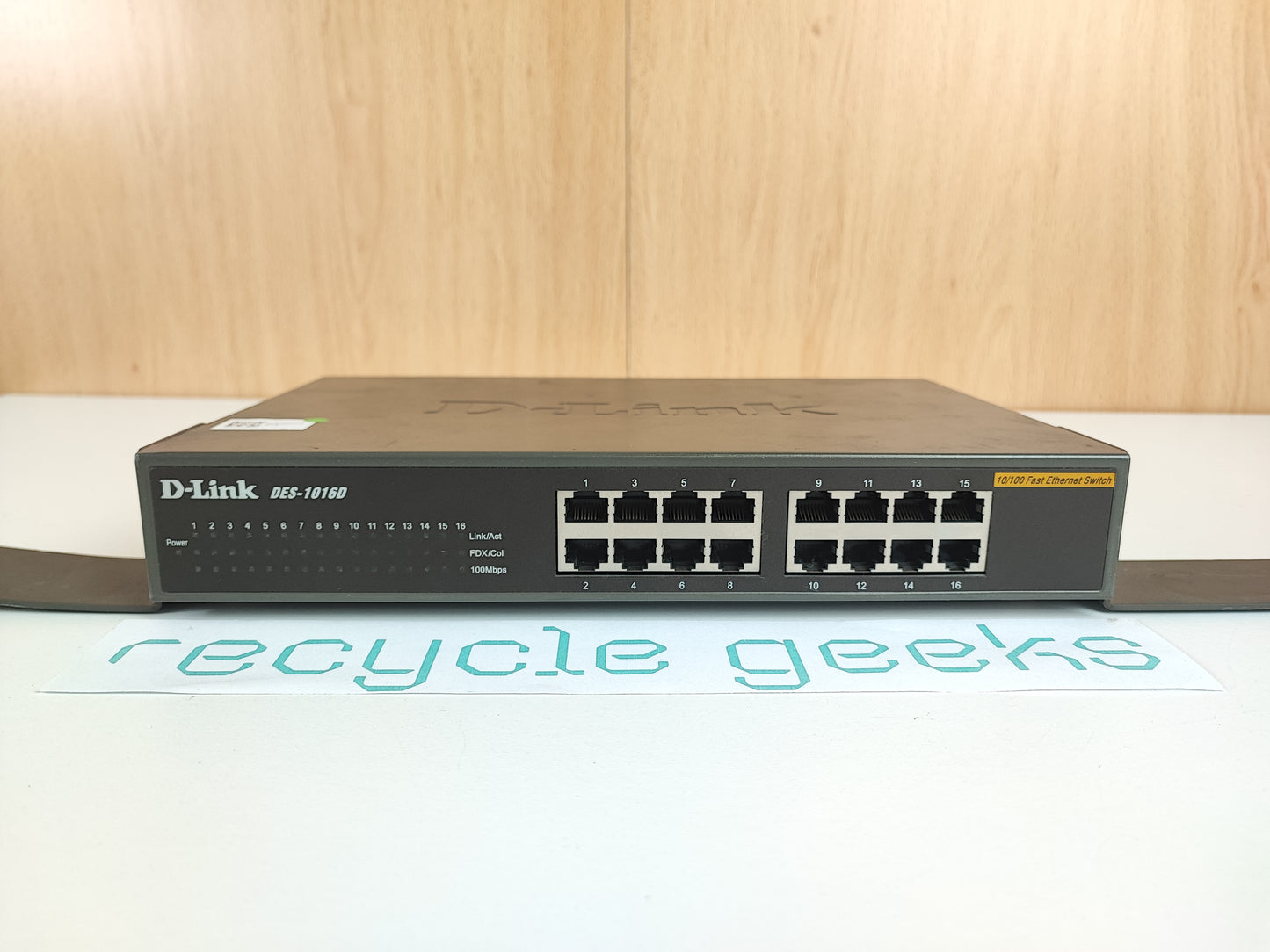 Redes e Routers Switch D-Link DES-1016D s/ fonte de alimentação Estado: Muito Bom - B