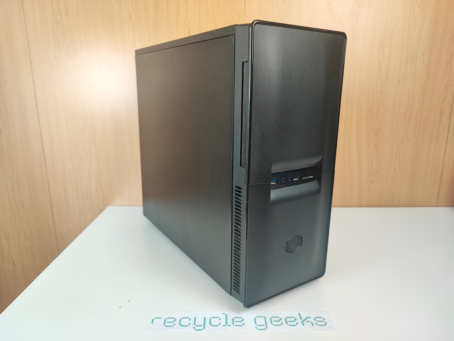 Computador Custom Intel Core i7-6700 8GB DDR4 240GB SSD Win 11 Estado: Razoável - C