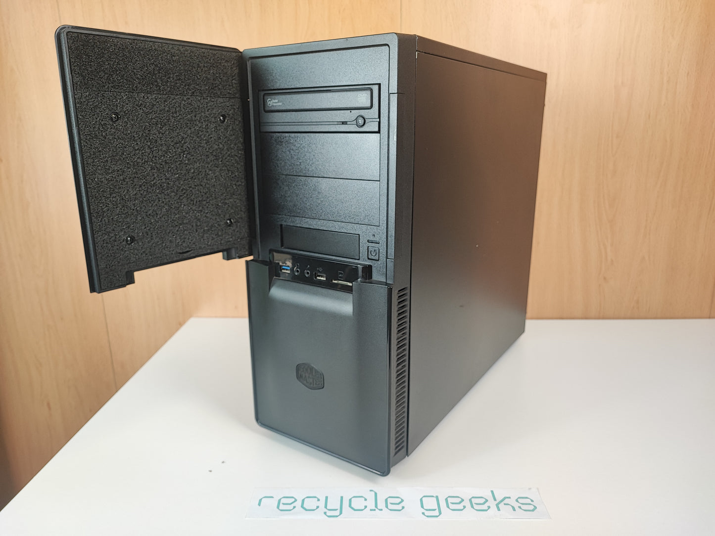 Computador Custom Intel Core i7-6700 8GB DDR4 240GB SSD Win 11 Estado: Razoável - C