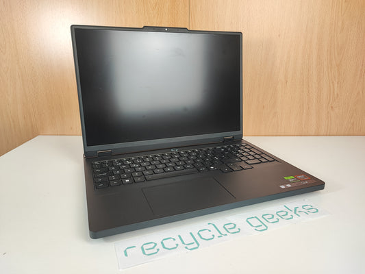 Portátil Gaming Lenovo Legion Pro 5 16ADR10 Ryzen 9 8945HX 32GB Ram 1TB NVMe Nvidia 5070