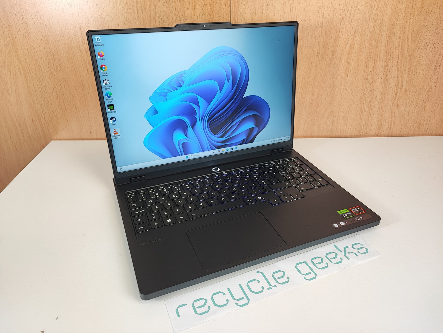 Portátil Gaming Lenovo Legion Pro 5 16ADR10 Ryzen 9 8945HX 32GB Ram 1TB NVMe Nvidia 5070