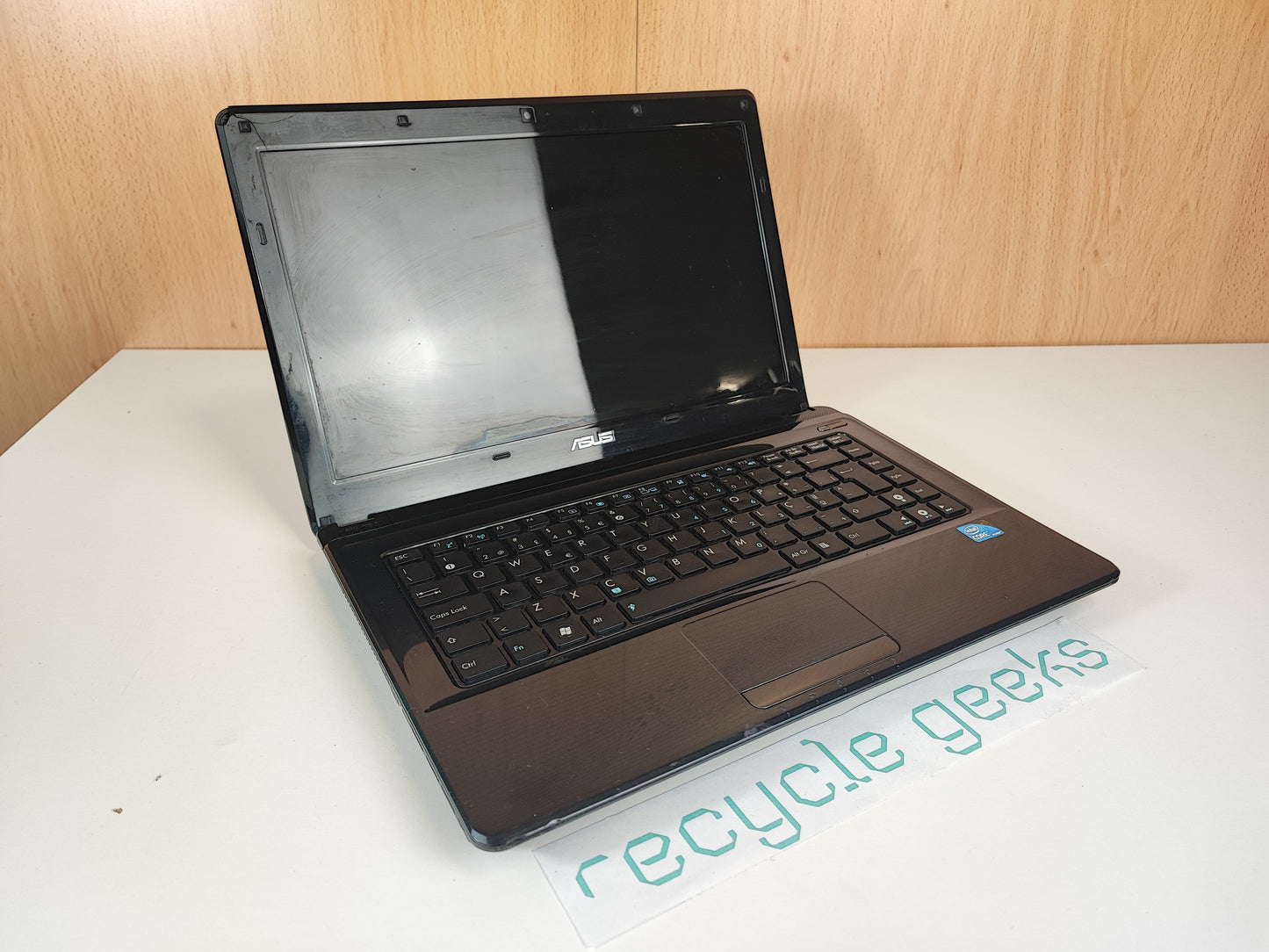 Portátil Asus A42F Intel Core i3-M370 4GB RAM 320GB HDD Teclado PT Portugal Win 10 Estado: Razoável - C