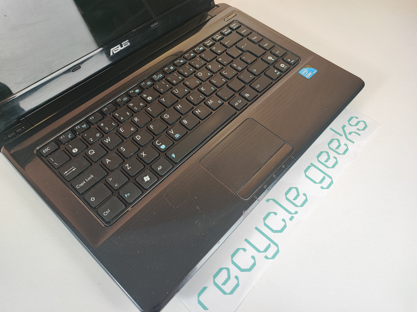 Portátil Asus A42F Intel Core i3-M370 4GB RAM 320GB HDD Teclado PT Portugal Win 10 Estado: Razoável - C