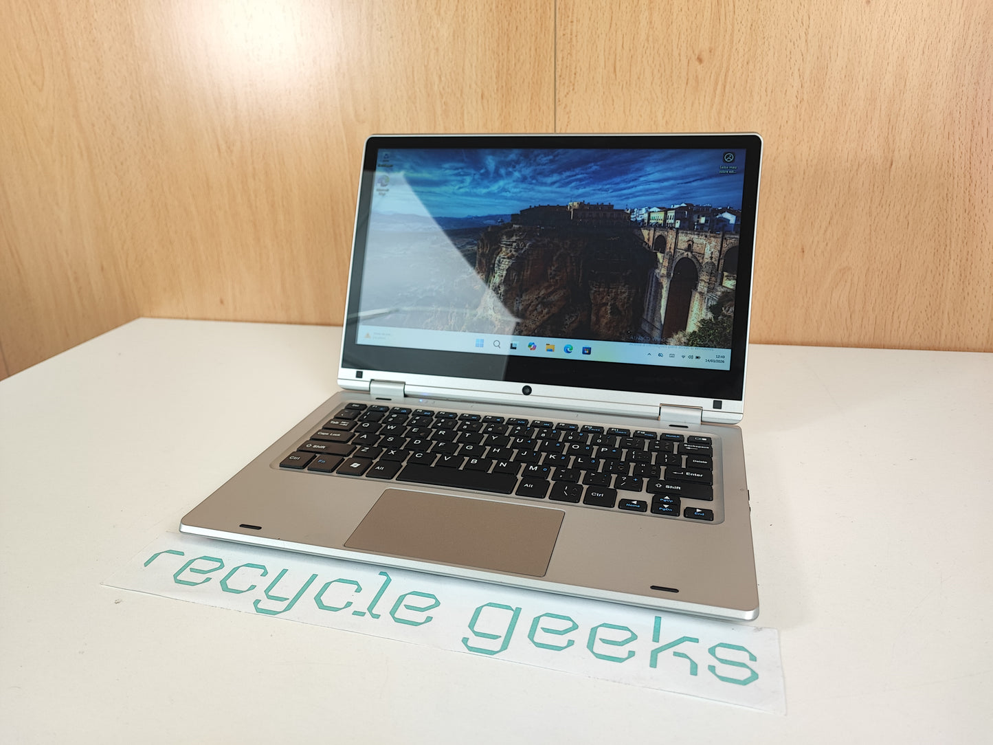 Portátil Tangxi sm Intel Celeron N4020 8GB RAM DDR4 240GB Flash Teclado PT Portugal Estado: Muito Bom - B