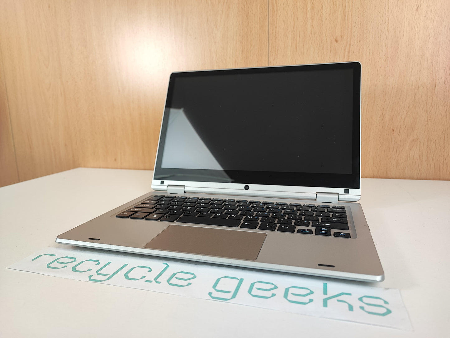 Portátil Tangxi sm Intel Celeron N4020 8GB RAM DDR4 240GB Flash Teclado PT Portugal Estado: Muito Bom - B