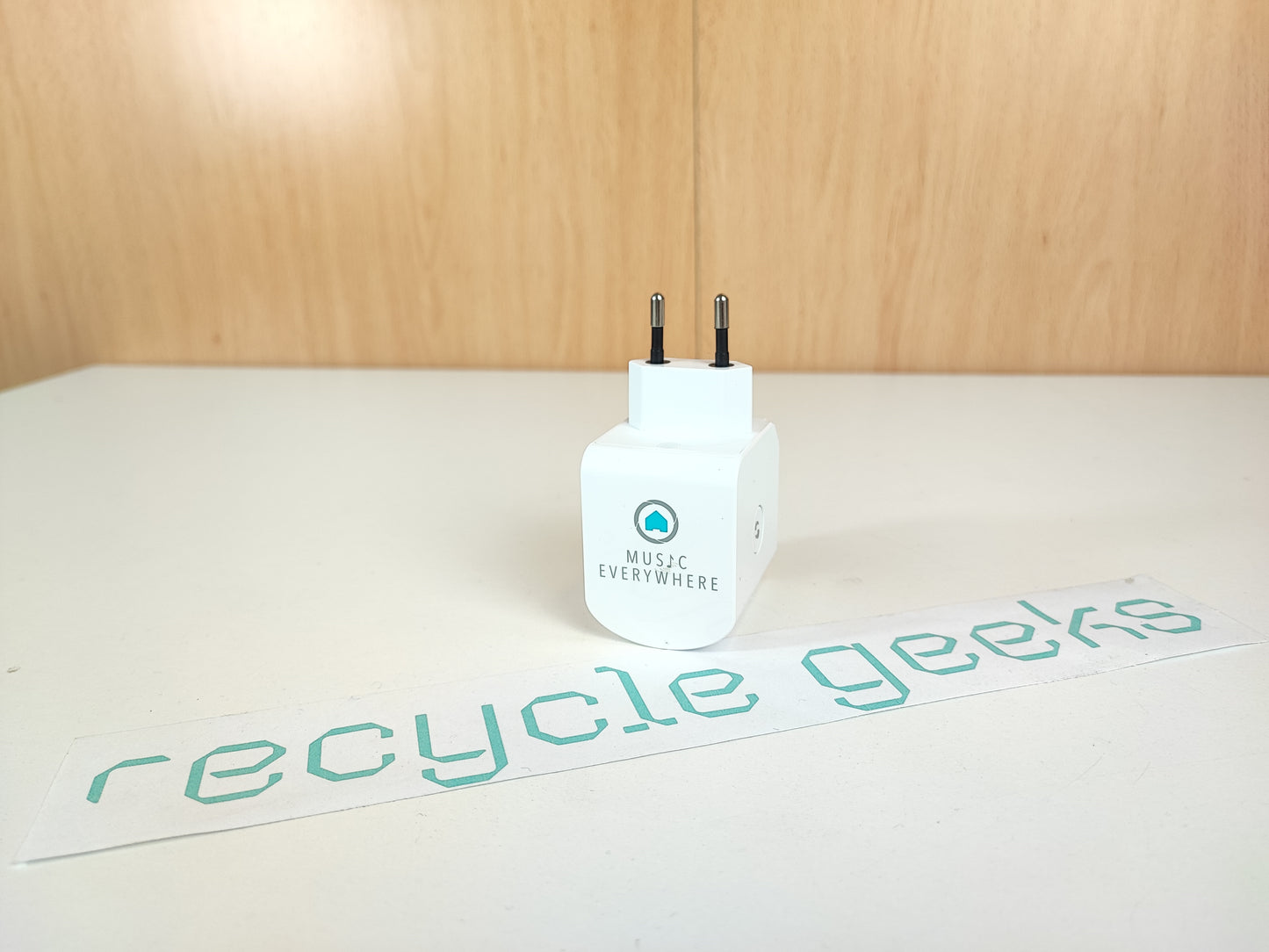 Extensor Wi-Fi e Audio D-Link DCH-M225 Estado: Muito Bom - B