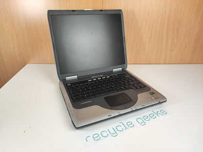 Portátil Compaq Presario 2100 AMD Athlon XP 700MB Ram 80GB IDE Teclado PT Portugal Estado: Muito Bom - B