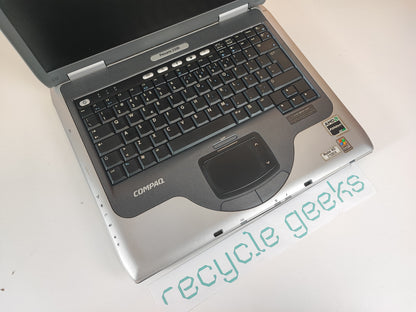 Portátil Compaq Presario 2100 AMD Athlon XP 700MB Ram 80GB IDE Teclado PT Portugal Estado: Muito Bom - B