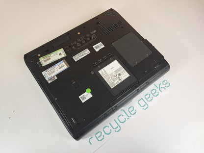 Portátil Compaq Presario 2100 AMD Athlon XP 700MB Ram 80GB IDE Teclado PT Portugal Estado: Muito Bom - B