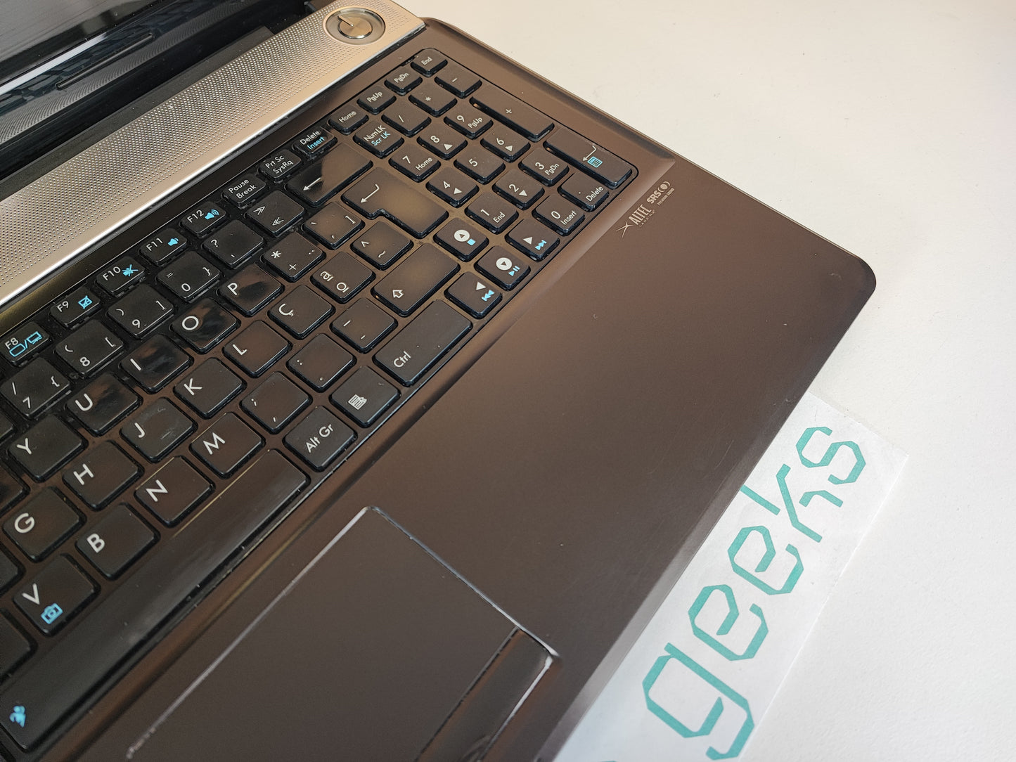 Portátil Asus N61J i5 520 4GB DDR3 500GB HDD Teclado PT Win 10 Portugal Estado: Razoável - C