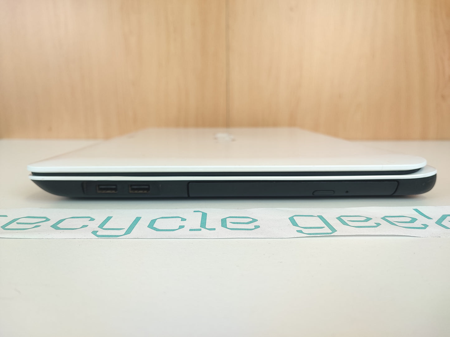 Portátil Sony SVF152A29M Intel Core i3-3227U 8GB RAM 500GB HDD Teclado PT Portugal Estado: Razoável - C