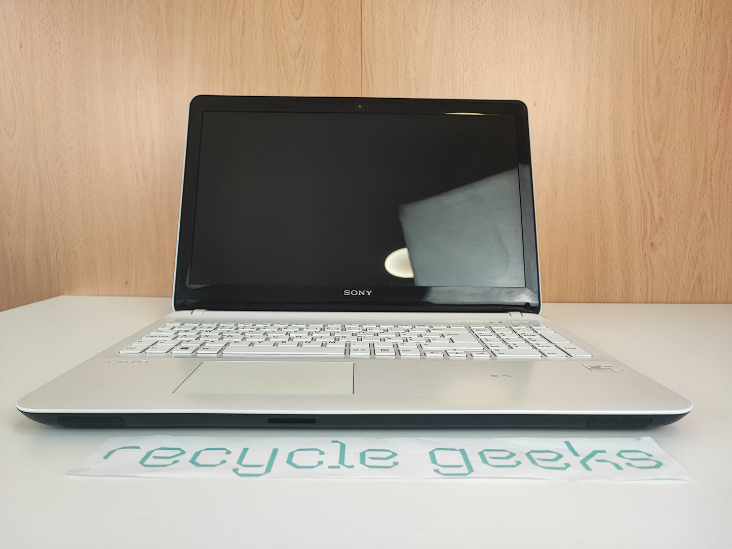 Portátil Sony SVF1521K1EW Intel Core i3-3227U 8GB RAM 750GB HDD Teclado PT Portugal Estado: Razoável - C