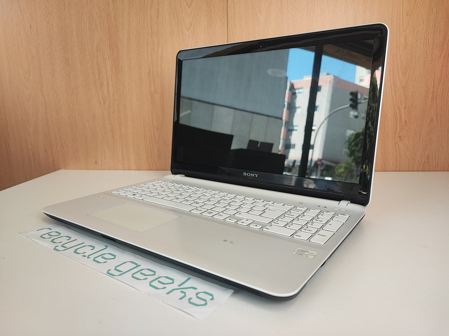 Portátil Sony SVF1521K1EW Intel Core i3-3227U 8GB RAM 750GB HDD Teclado PT Portugal Estado: Razoável - C