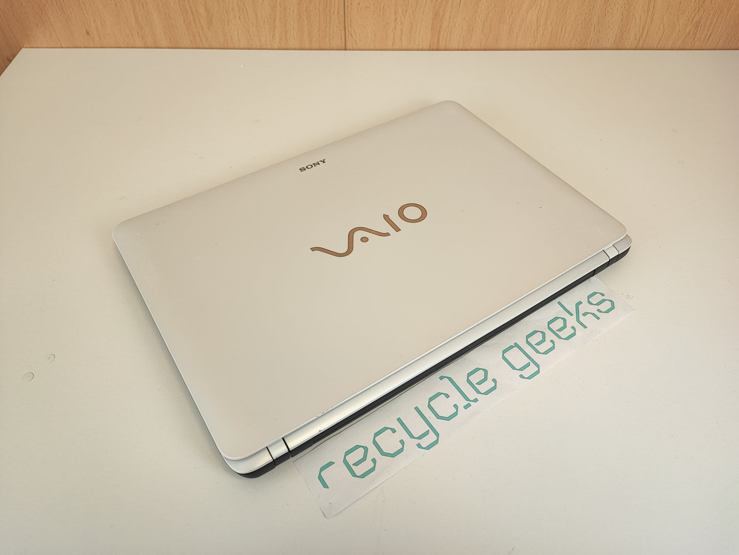 Portátil Sony SVF1521K1EW Intel Core i3-3227U 8GB RAM 750GB HDD Teclado PT Portugal Estado: Razoável - C