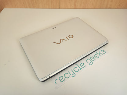 Portátil Sony SVF1521K1EW Intel Core i3-3227U 8GB RAM 750GB HDD Teclado PT Portugal Estado: Razoável - C