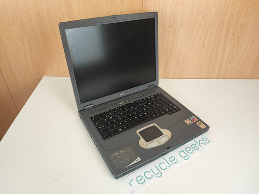 Portátil Acer CL51 Intel Pentium M 1.5GHz 767MB RAM SD-RAM 40GB IDE Teclado PT Portugal Estado: Muito Bom - B