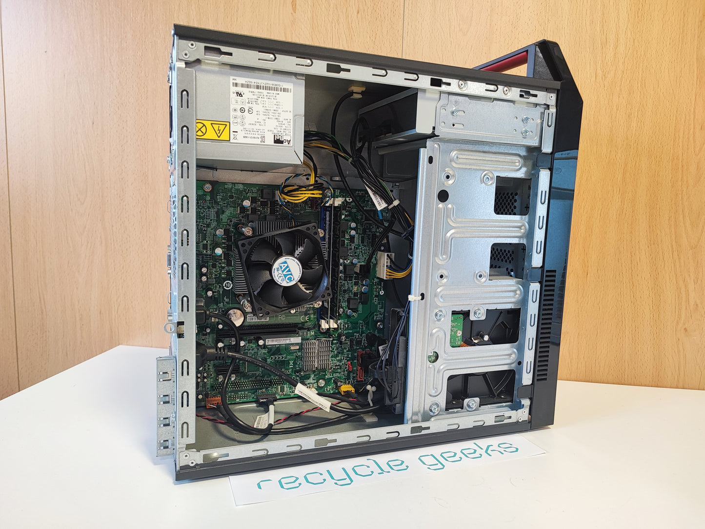 Lenovo ThinkcCentre MT-M 10AS002VPG Intel Core i3-4130 6GB RAM DDR3 500GB HDD Estado: Muito Bom - B