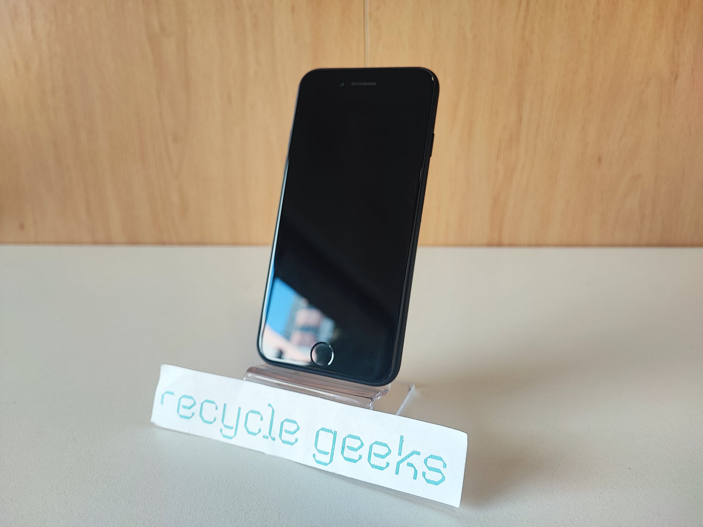 Telemóvel Apple iPhone SE Black MXVT2QL/A A2296 256GB  Estado: Para peças - F
