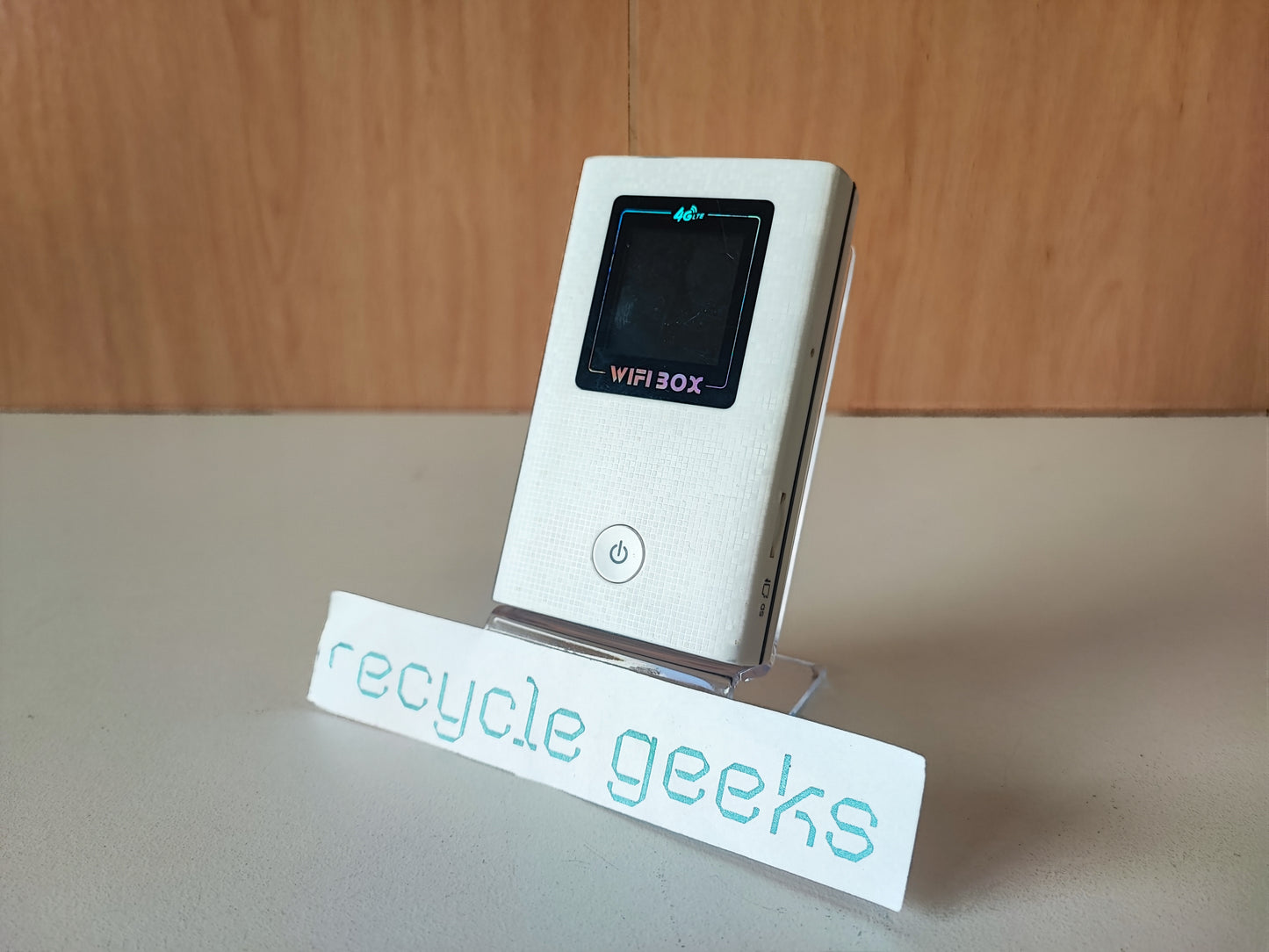 Redes e Routers WiFiBox 4GWIFI LTE Estado: Muito Bom - B