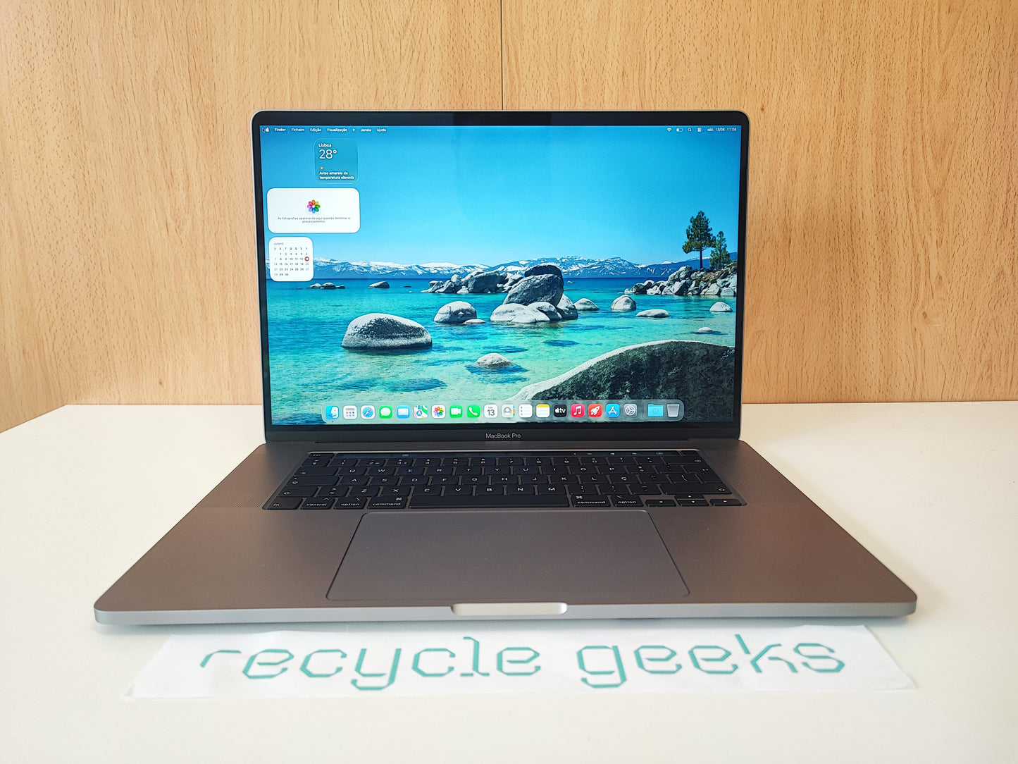 Apple Macbook Pro A2141 i9 9980HK 64GB RAM DDR4 1TB NVMe Teclado PT Portugal Estado: Excelente - A