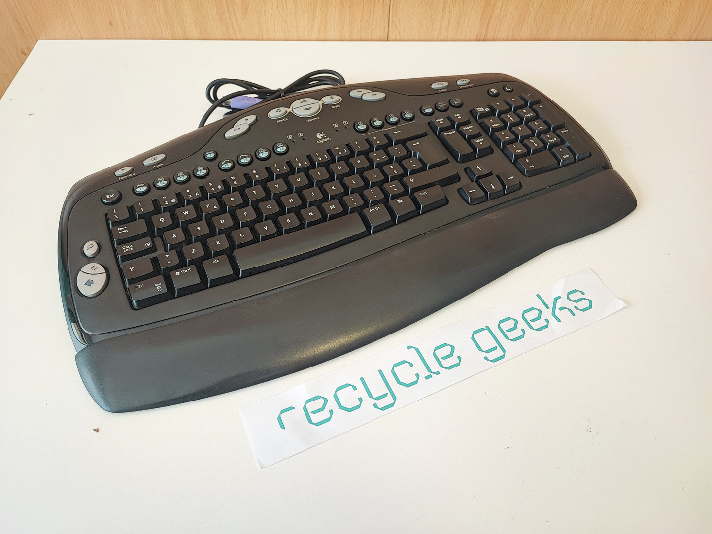 Teclado Logitech BH52 PS2 Estado: Excelente - A