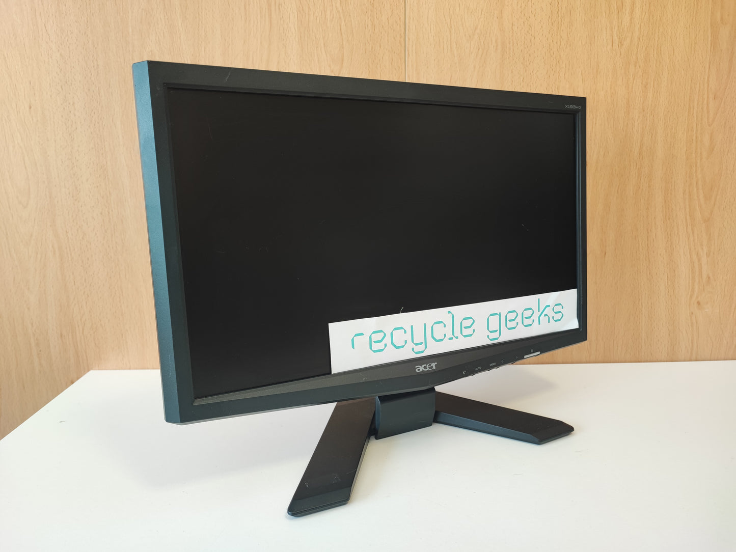 Monitor Acer X193HQ 19'' 1366x768px Estado: Muito Bom - B