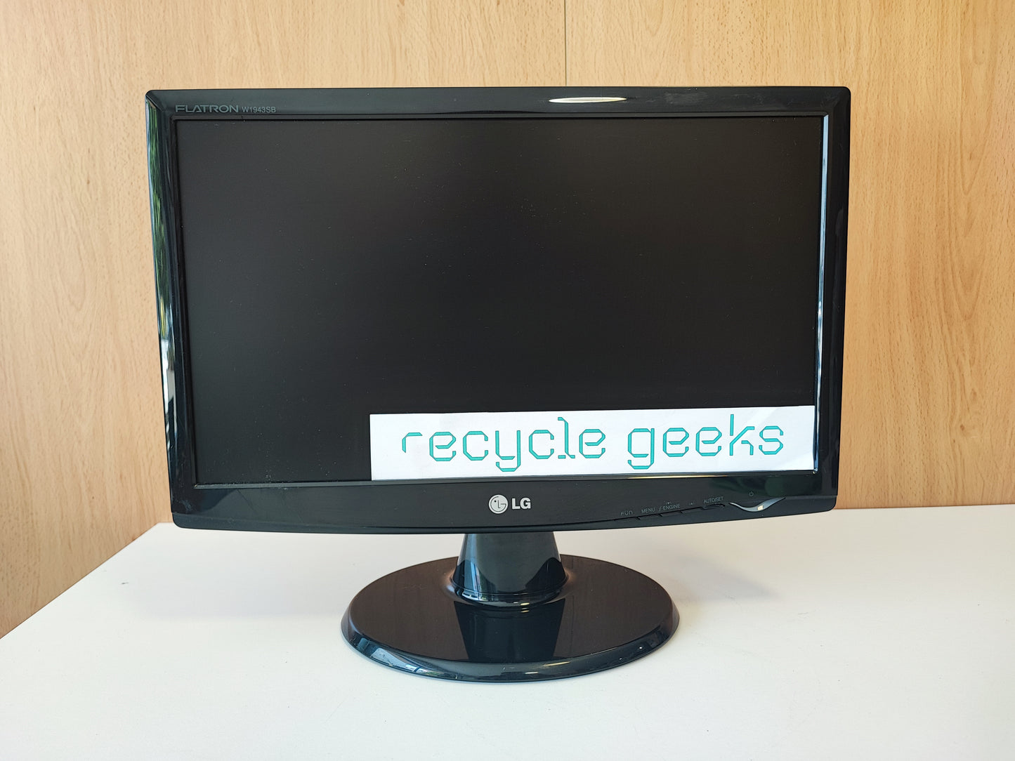 Monitor LG FLATRON W1943SB-PF 19'' 1366x768px Estado: Muito Bom - B