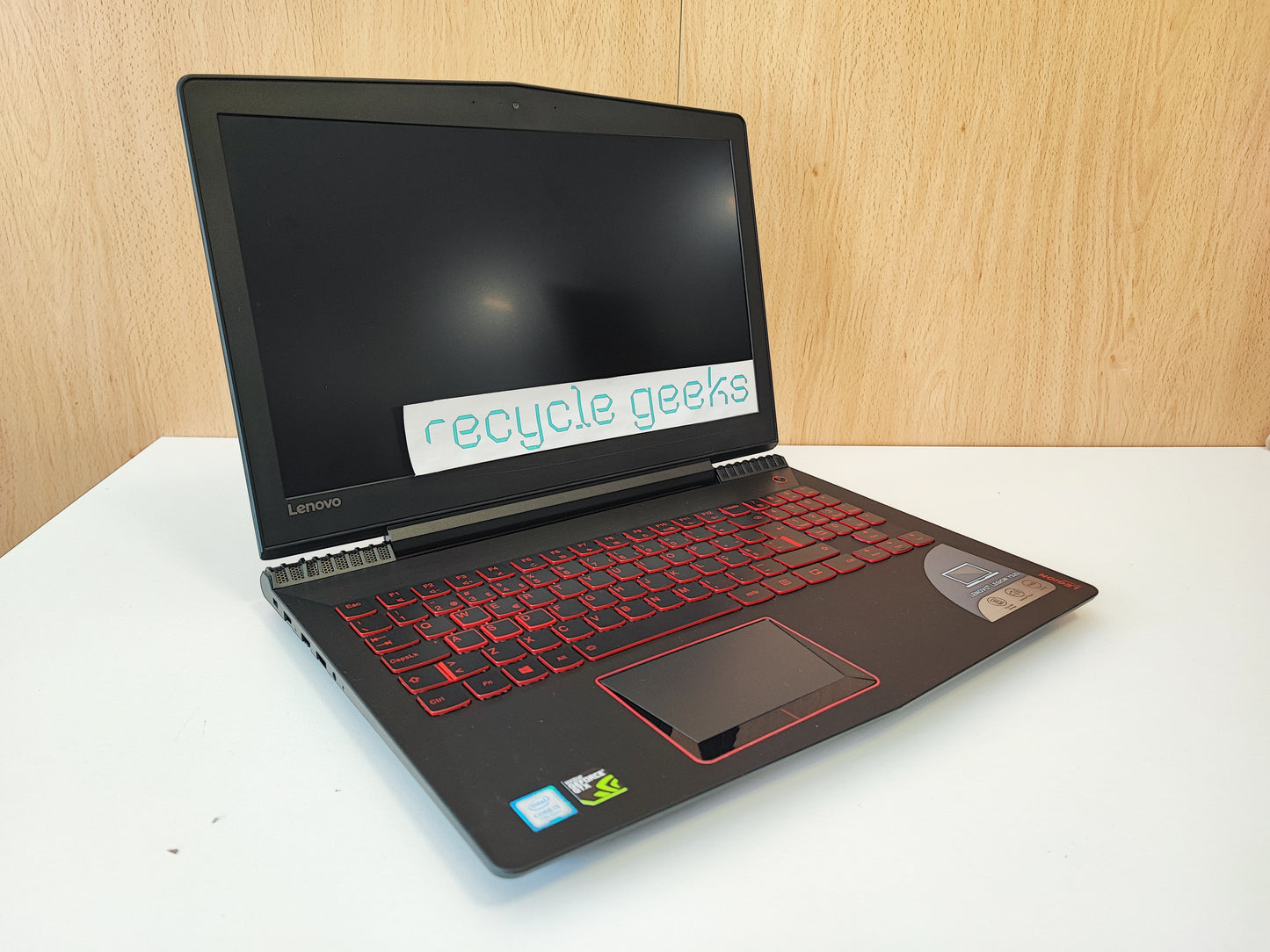 Lenovo Notebook Y520-15IKBN I5-7300HQ 8GB RAM DDR4 256GB NVMe
