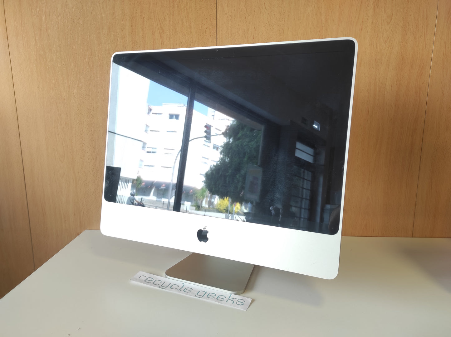 Computador Fixo Apple iMac 24'' A1225 MB201LL/A Core 2 Duo 4GB RAM 500GB HDD OS Elementary Estado: Razoável - C